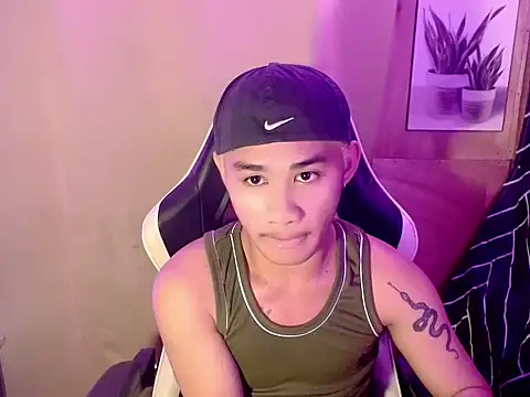Snapshot of asianhardcock25 chatting on 09/18/25, 04:53 asianhardcock25 online show from 09/18/25, 04:53