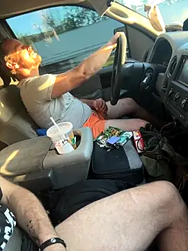 Snapshot of Bar_110221 chatting on 10/23/25, 10:19 Bar 110221 online show from 10/23/25, 10:19