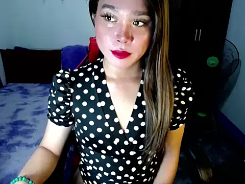 Urassiansweetcummer online show from 11/01/25, 01:51