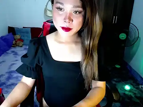 Urassiansweetcummer online show from 03/15/26, 11:55