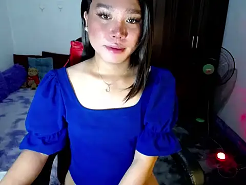 Urassiansweetcummer online show from 04/23/26, 02:24