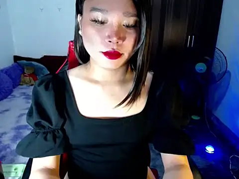 Snapshot of Urassiansweetcummer chatting on 05/11/26, 09:56 Urassiansweetcummer online show from 05/11/26, 09:56