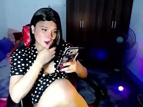 Snapshot of Urassiansweetcummer chatting on 06/18/26, 09:14 Urassiansweetcummer online show from 06/18/26, 09:14