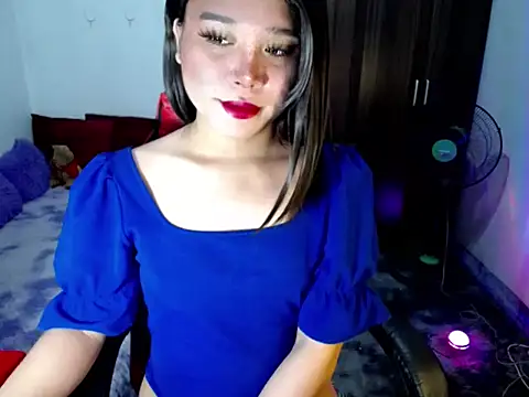 Snapshot of Urassiansweetcummer chatting on 07/07/26, 01:08 Urassiansweetcummer online show from 07/07/26, 01:08