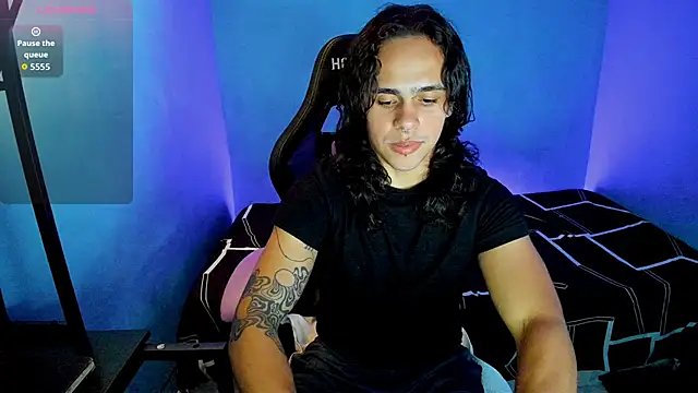 Snapshot of Maximiliano_scoott__ chatting on 09/17/25, 03:41 Maximiliano scoott online show from 09/17/25, 03:41