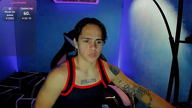 Snapshot of Maximiliano_scoott__ chatting on 09/27/25, 05:40 Maximiliano scoott online show from 09/27/25, 05:40