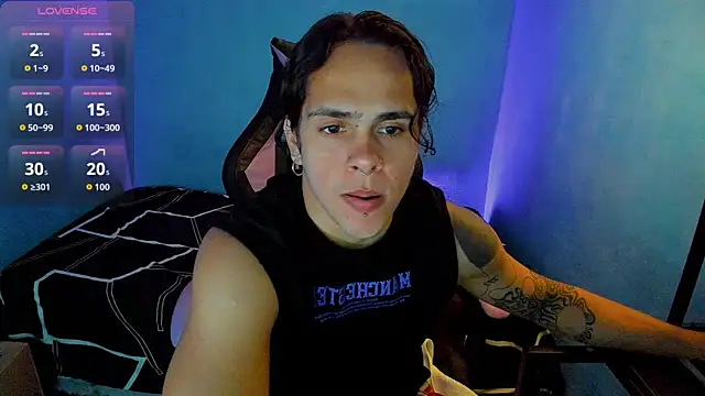 Snapshot of Maximiliano_scoott__ chatting on 10/07/25, 08:06 Maximiliano scoott online show from 10/07/25, 08:06