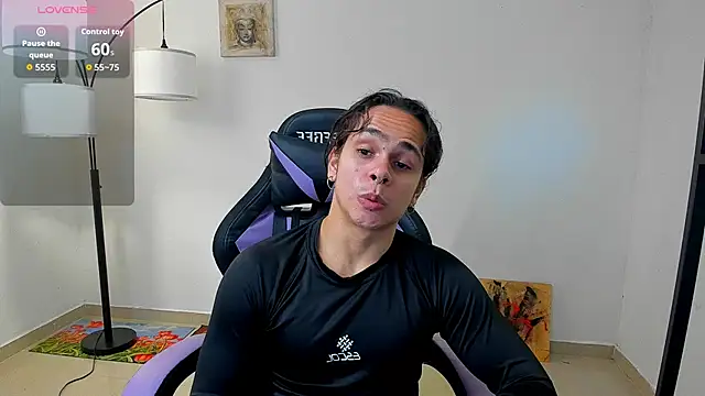 Snapshot of Maximiliano_scoott__ chatting on 10/29/25, 09:16 Maximiliano scoott online show from 10/29/25, 09:16