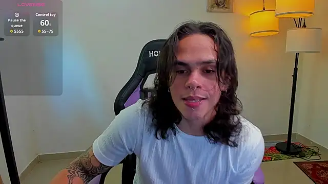 Snapshot of Maximiliano_scoott__ chatting on 11/02/25, 06:10 Maximiliano scoott online show from 11/02/25, 06:10