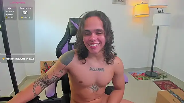 Snapshot of Maximiliano_scoott__ chatting on 11/04/25, 07:46 Maximiliano scoott online show from 11/04/25, 07:46