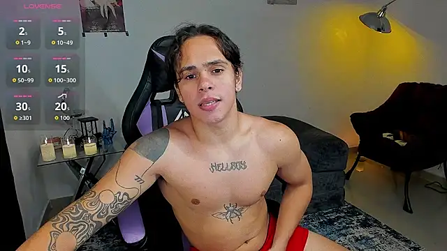 Snapshot of Maximiliano_scoott__ chatting on 11/21/25, 10:52 Maximiliano scoott online show from 11/21/25, 10:52