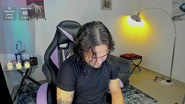 Snapshot of Maximiliano_scoott__ chatting on 11/22/25, 08:08 Maximiliano scoott online show from 11/22/25, 08:08