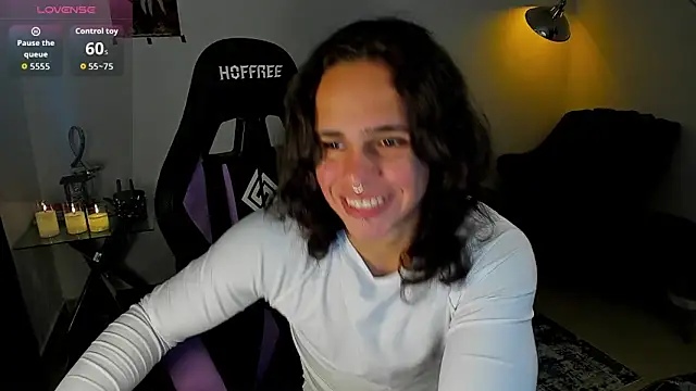 Snapshot of Maximiliano_scoott__ chatting on 11/24/25, 08:30 Maximiliano scoott online show from 11/24/25, 08:30