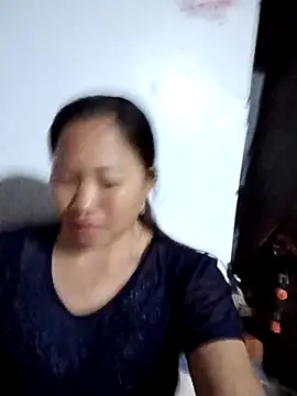 Snapshot of Phiphi135 chatting on 04/02/26, 02:37 Phiphi135 online show from 04/02/26, 02:37