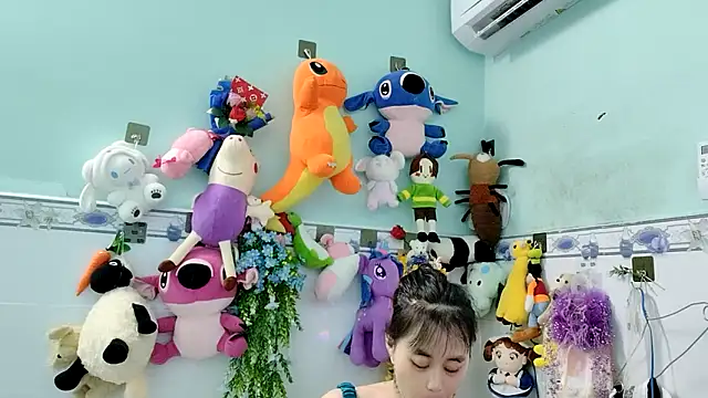 emgaixinhngoan online show from 10/28/25, 06:17