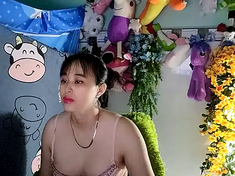 emgaixinhngoan online show from 11/17/25, 04:18