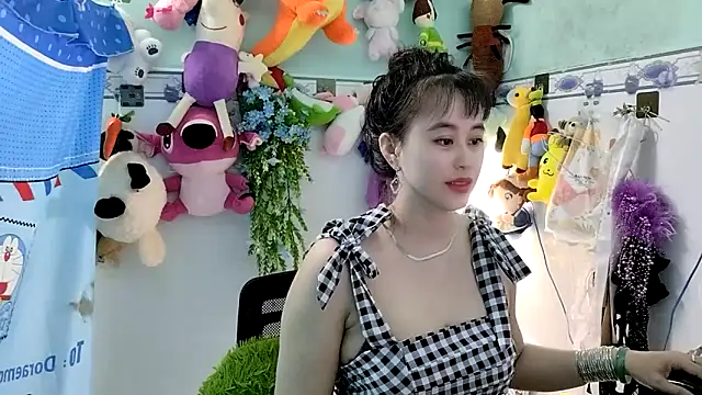 emgaixinhngoan online show from 11/23/25, 05:18