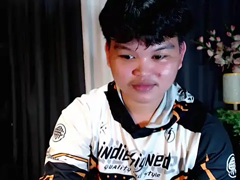 Reynelcock online show from 10/15/25, 03:45