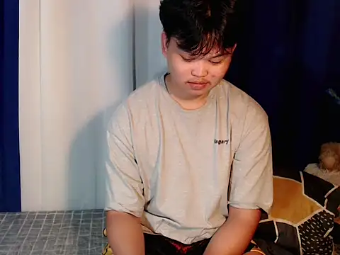 Reynelcock online show from 10/22/25, 04:40