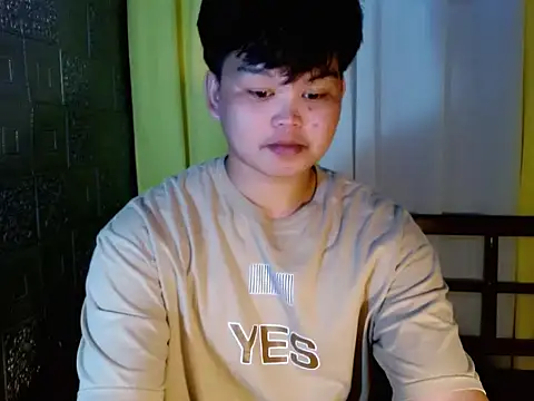 Reynelcock online show from 11/19/25, 04:34