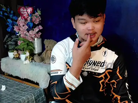 Reynelcock online show from 03/10/26, 04:12