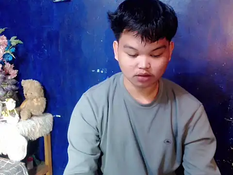 Reynelcock online show from 04/19/26, 05:56