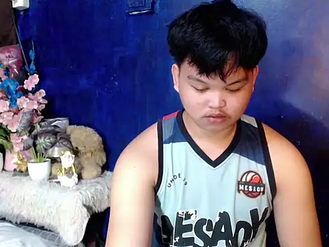 Reynelcock online show from 04/23/26, 05:37