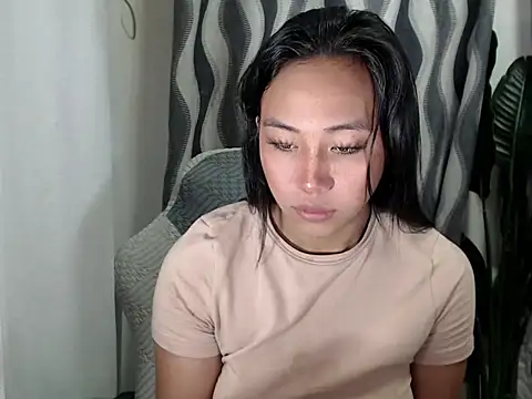 Snapshot of sweetiie_caren chatting on 07/26/26, 11:00 sweetiie caren online show from 07/26/26, 11:00