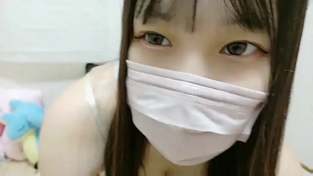 Snapshot of karen-chan chatting on 10/10/25, 01:21 karen-chan online show from 10/10/25, 01:21