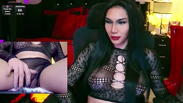 Snapshot of JadeScarlet_LoveLace chatting on 06/24/26, 03:33 JadeScarlet LoveLace online show from 06/24/26, 03:33