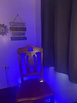 Snapshot of xo_mixy chatting on 09/28/25, 02:17 xo mixy online show from 09/28/25, 02:17