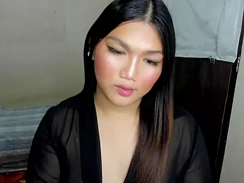 Lou heart online show from 10/22/25, 03:56