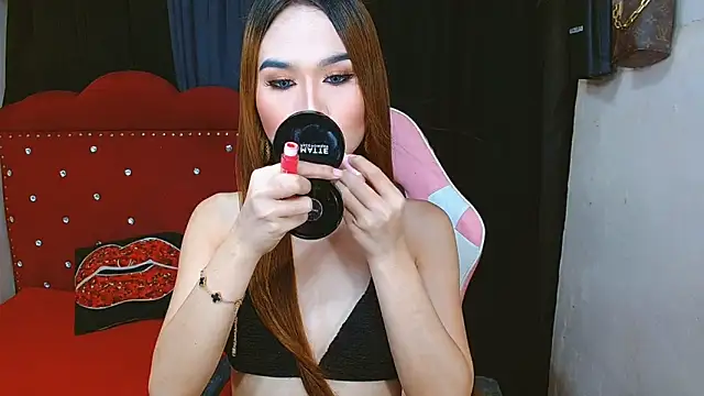 Snapshot of martafoxx chatting on 11/30/25, 03:49 martafoxx online show from 11/30/25, 03:49