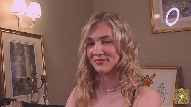 Snapshot of BeatrixGummer chatting on 10/09/25, 08:07 BeatrixGummer online show from 10/09/25, 08:07