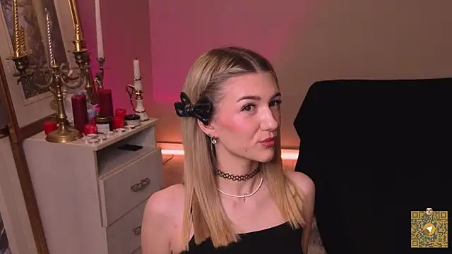 Snapshot of BeatrixGummer chatting on 10/29/25, 08:21 BeatrixGummer online show from 10/29/25, 08:21