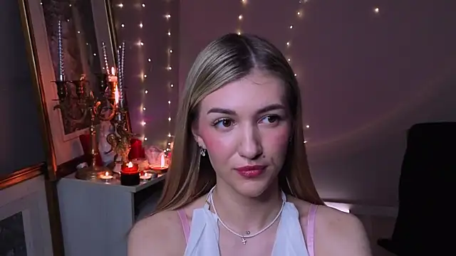 Snapshot of BeatrixGummer chatting on 11/05/25, 08:20 BeatrixGummer online show from 11/05/25, 08:20