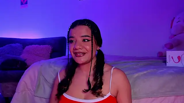 Shophie thoopson online show from 03/28/26, 05:18