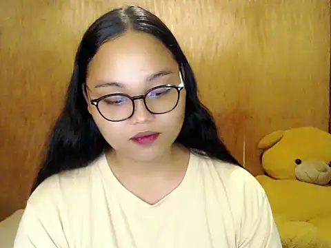 Snapshot of _Lylia chatting on 09/12/25, 04:18  Lylia online show from 09/12/25, 04:18