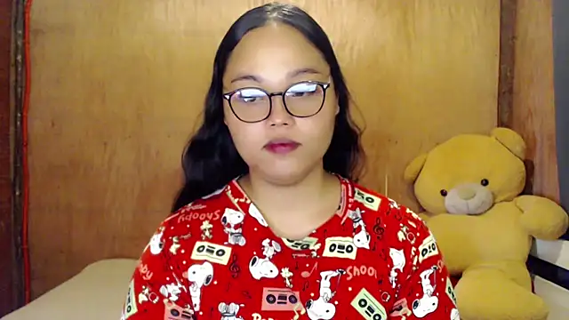 Snapshot of _Lylia chatting on 09/13/25, 04:23  Lylia online show from 09/13/25, 04:23