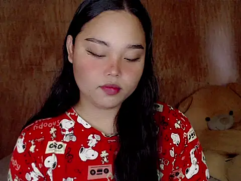 Snapshot of _Lylia chatting on 09/17/25, 05:31  Lylia online show from 09/17/25, 05:31