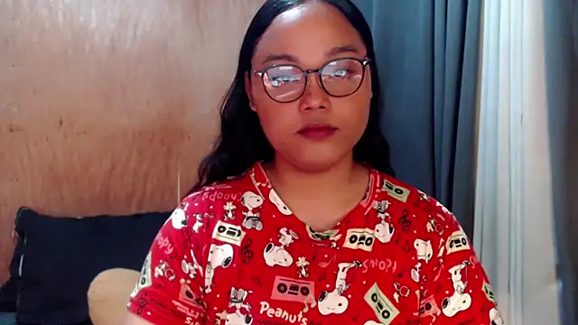 Snapshot of _Lylia chatting on 10/06/25, 05:49  Lylia online show from 10/06/25, 05:49