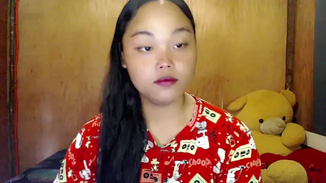 Snapshot of _Lylia chatting on 10/10/25, 05:17  Lylia online show from 10/10/25, 05:17