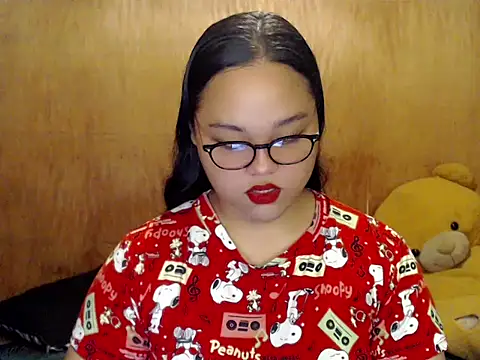 Snapshot of _Lylia chatting on 11/03/25, 09:54  Lylia online show from 11/03/25, 09:54