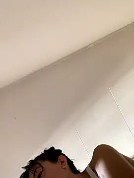 Snapshot of aphrodite_sexy chatting on 01/14/26, 04:56 aphrodite sexy online show from 01/14/26, 04:56