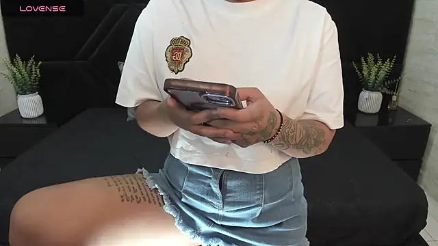 Dantzel  online show from 04/22/26, 07:15