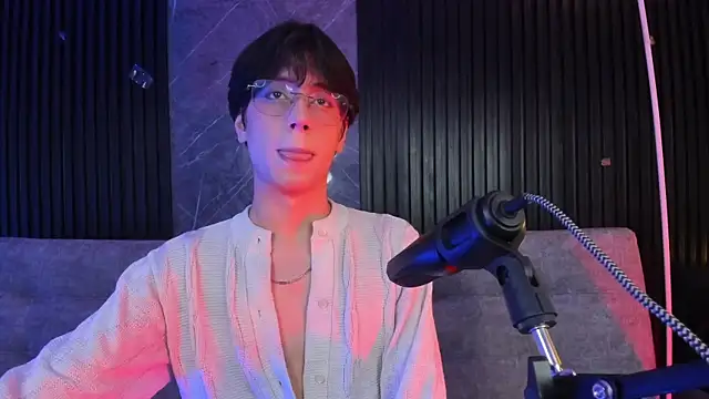 luixdust  online show from 10/28/25, 04:16