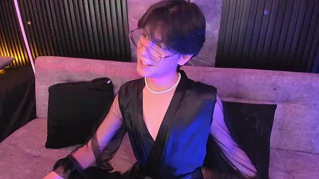 luixdust  online show from 11/07/25, 05:07