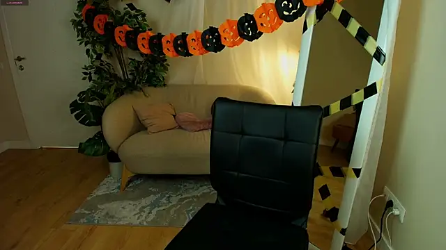 Mary Lane  online show from 10/23/25, 08:18