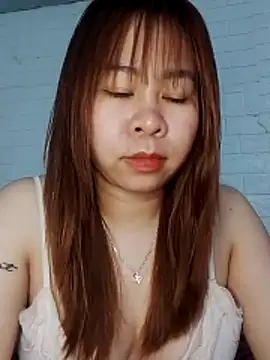 Snapshot of Chinh-Trinh chatting on 02/04/26, 04:13 Chinh-Trinh online show from 02/04/26, 04:13