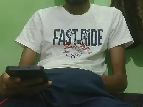 Snapshot of rockyy23boy chatting on 04/25/26, 04:04 rockyy23boy online show from 04/25/26, 04:04